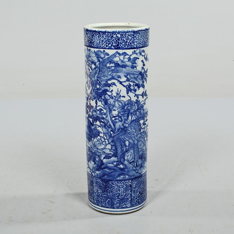 PARAPLYSTÄLL, porslin, Kina, 1900-tal.