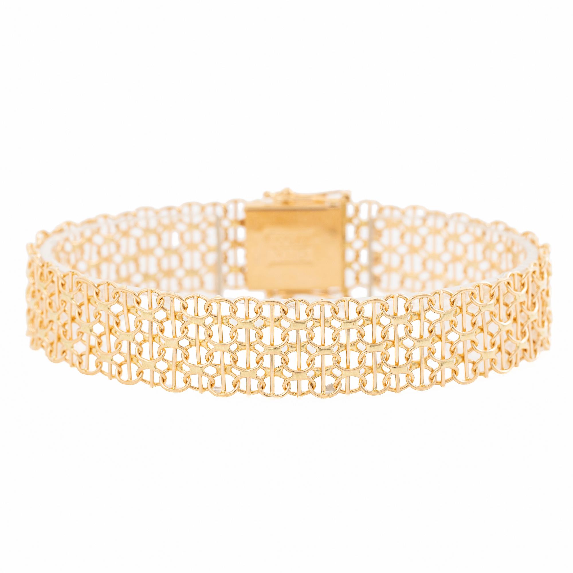 18K gold bracelet.