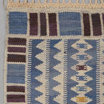 Barbro Nilsson, MATTO, "Salerno blå", flat weave, ca 331,5 x 273-275,5 cm, signed AB MMF BN.