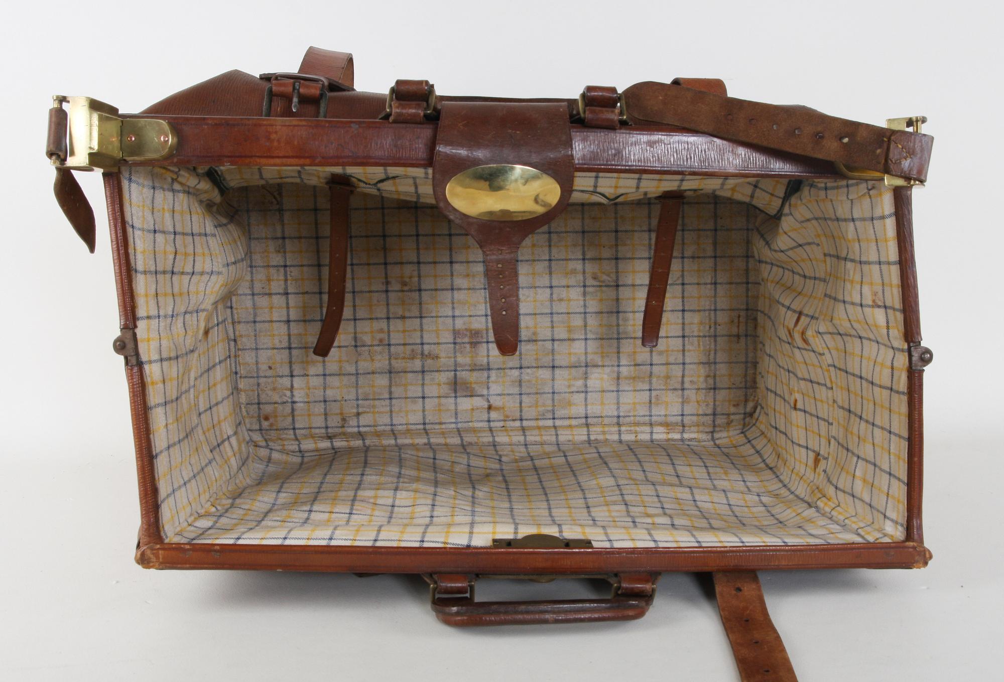 BARNMORSKEVÄSKA, läder.