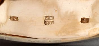 A Russian 19th century parcel-gilt silver and niello snuff box, mark of N. Michaelov, Moscow 1848.
