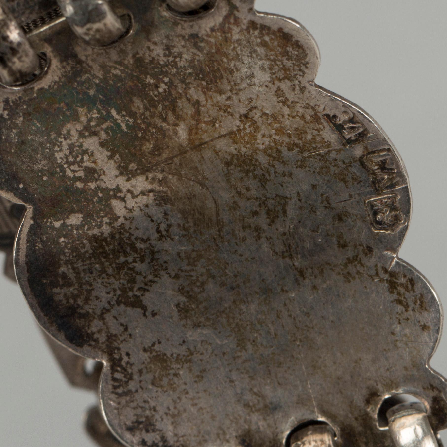 SKÄRP, silver, Ryssland, 1840. Ca 140 gram.