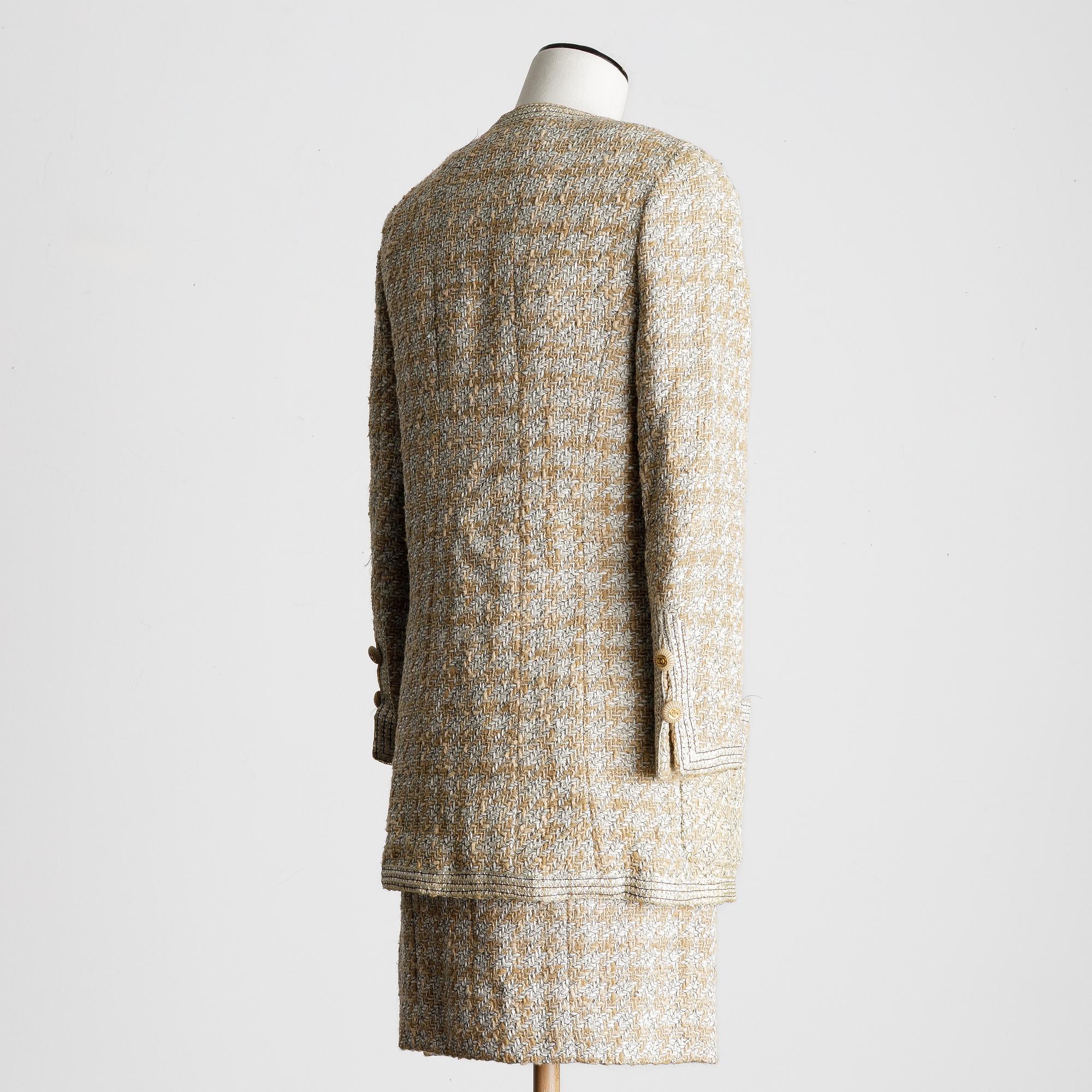 Chanel, suit, two-piece, vintage. Size Fr 36.