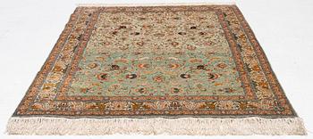 Matta, silke och metall Kayseri, Anatolien, ca 184 x 132 cm.