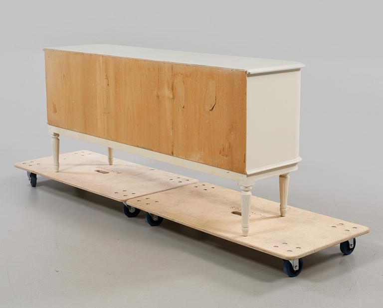SIDEBOARD, gustaviansk stil, 1900-talets andra hälft.