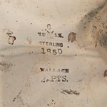 R. Wallace & Sons, kahvikannu ja kermakko, hopeaa, Wallingford, Connecticut, Yhdysvallat.