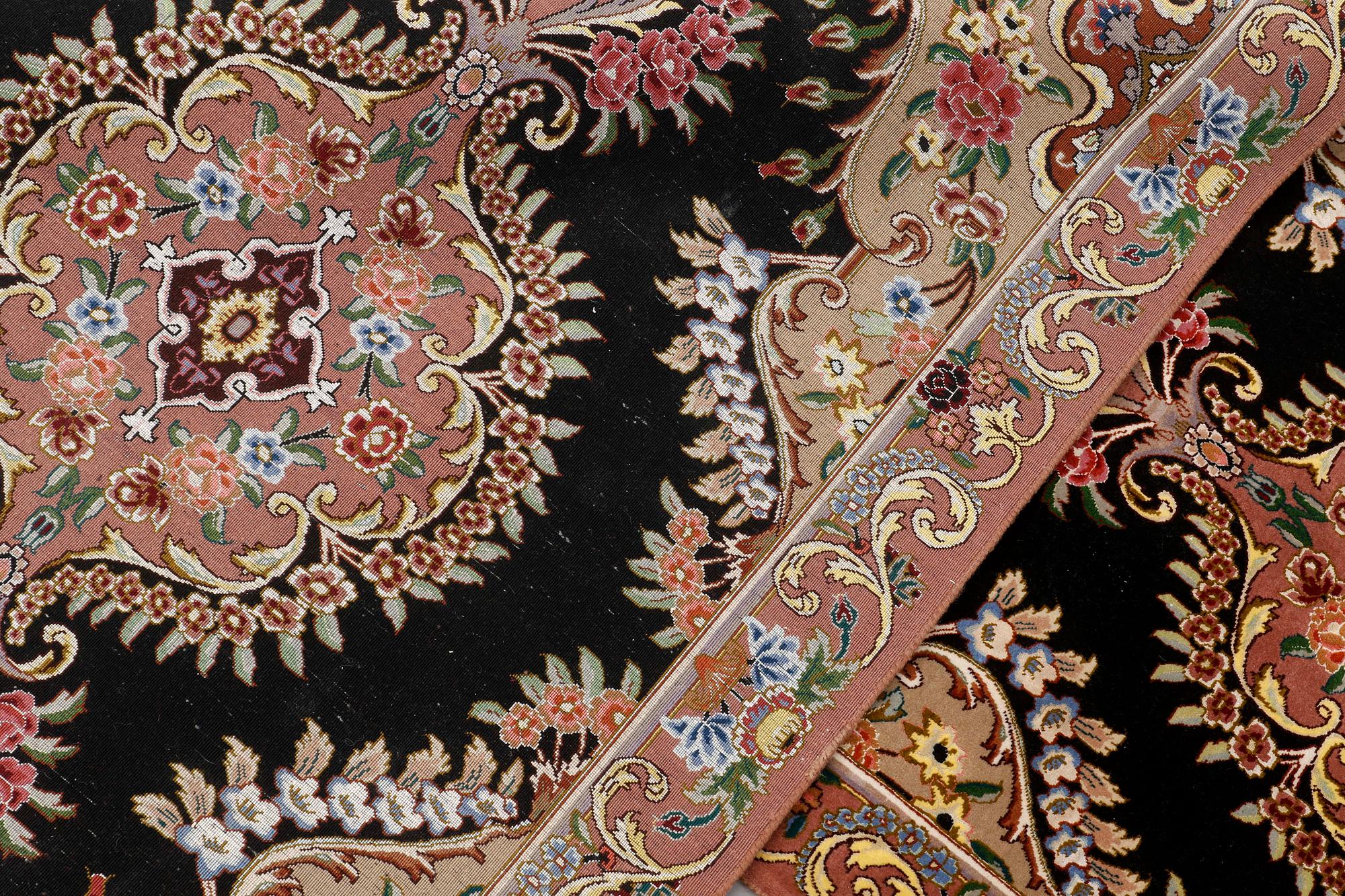 Gallerimatta, Täbriz part silk s.k 50 radj, 514 x 91 cm.