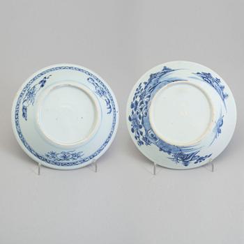 Two blue and white bowls, Qing dynasty, Qianlong (1736-95).