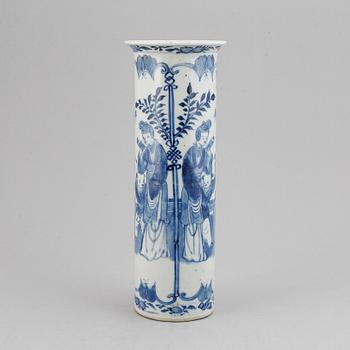 Vas, porslin. Qingdynastin, sent 1800/tidigt 1900-tal.