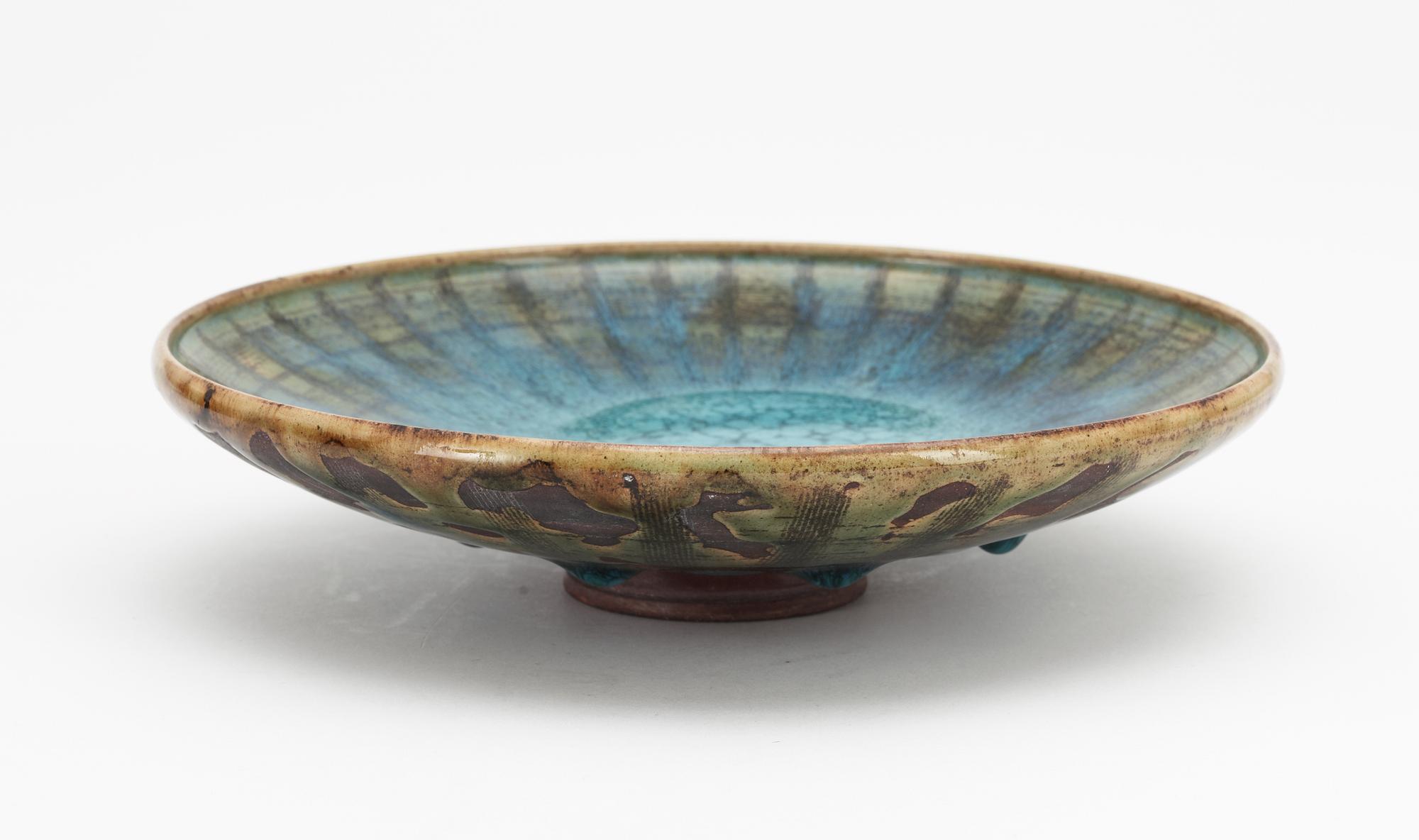 A Wilhem Kåge Farsta stoneware dish, Gustavsberg studio 1951.