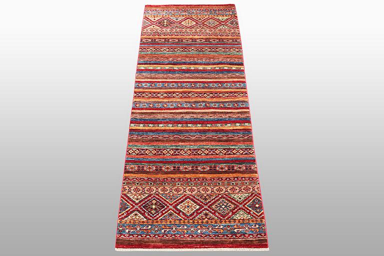Runner, Khorjin, ca 271 x 84 cm.