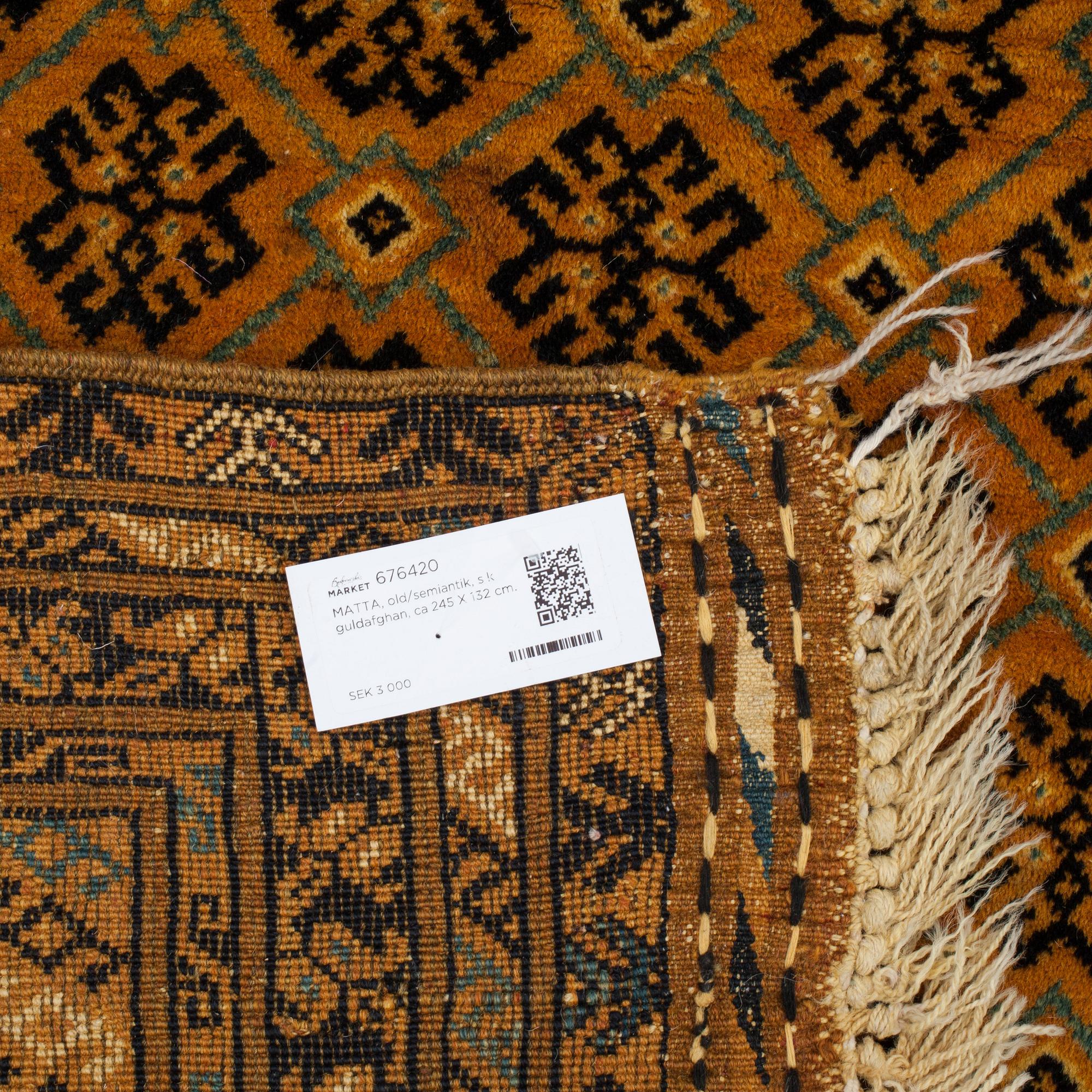 MATTA, old/semiantik, s.k guldafghan, ca 245 X 132 cm.