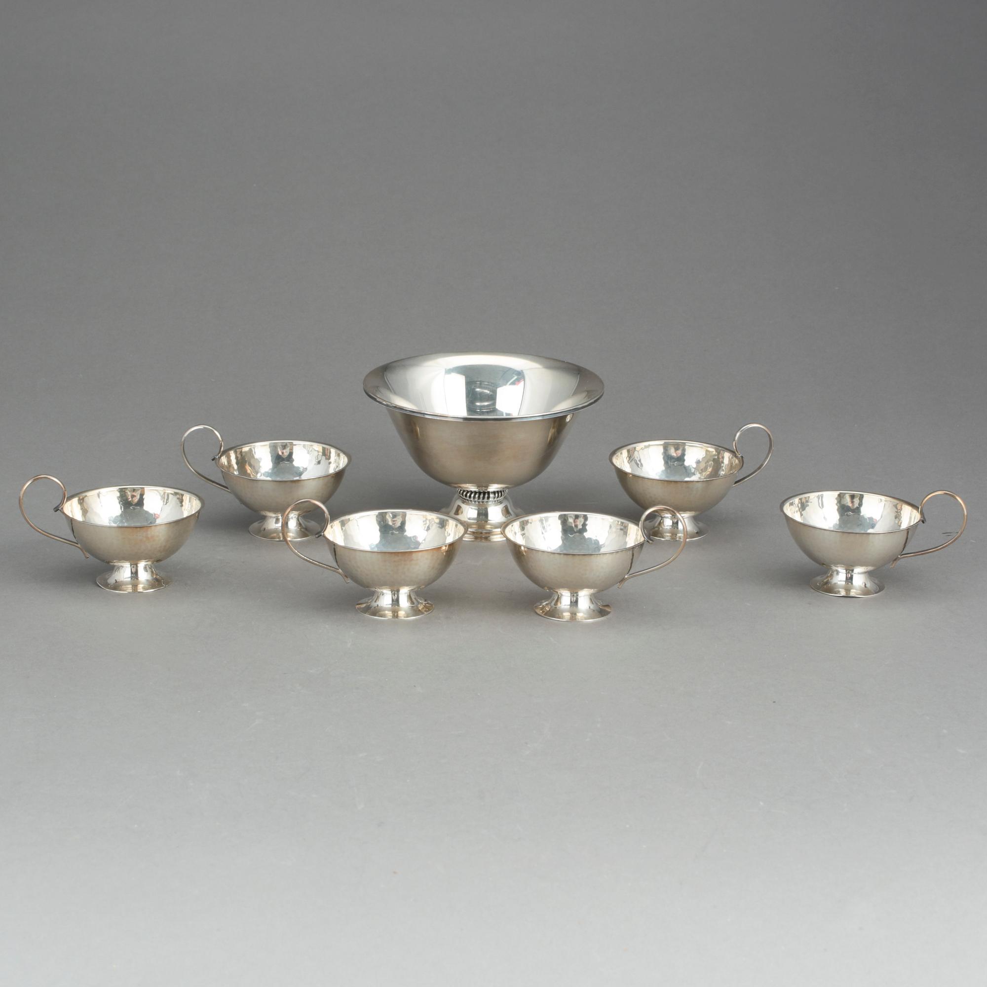 PUNSCHKOPPAR 6st samt SKÅL, silver, bla F. Olsson K&EC, Göteborg, 1961. Total vikt ca 277g.