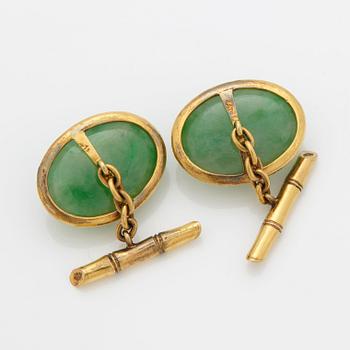 A PAIR OF CUFFLINKS.