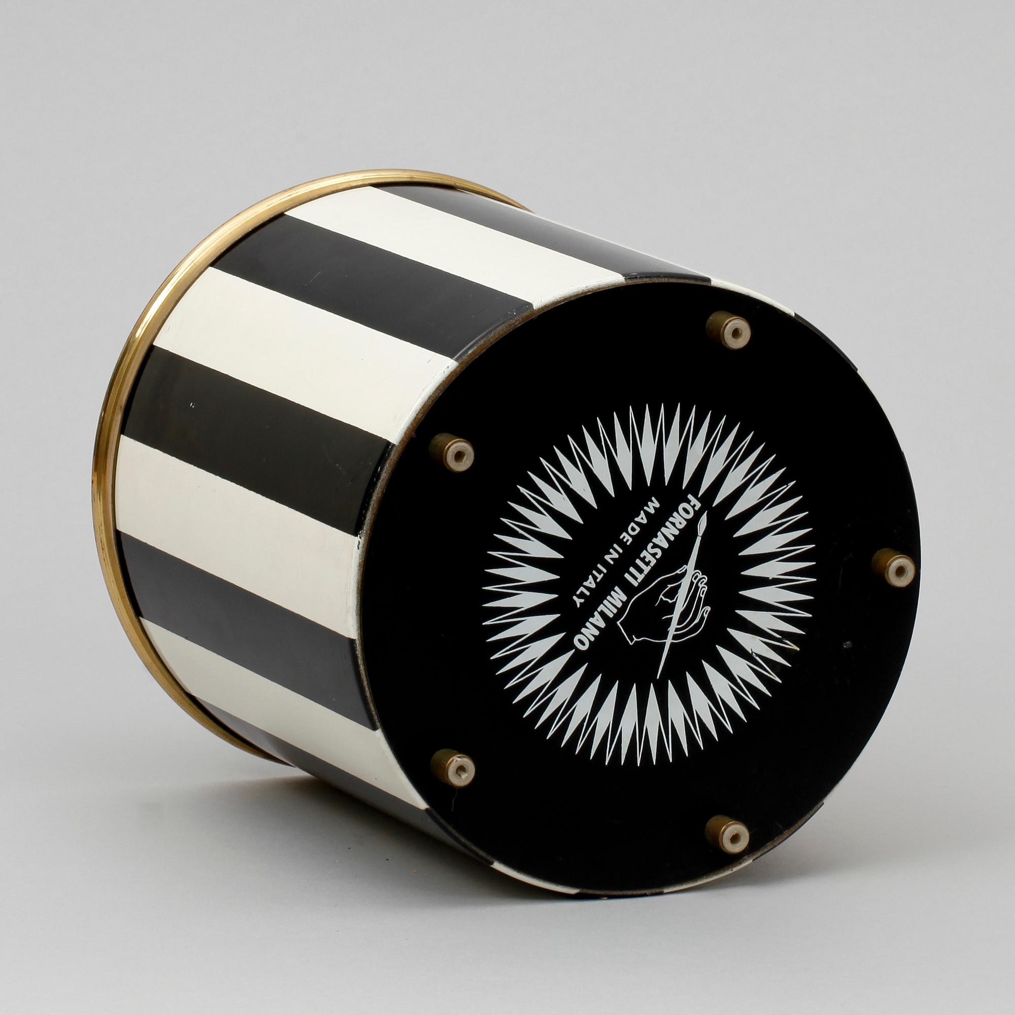 BORDSPAPPERSKORG, Fornasetti, Milano.
