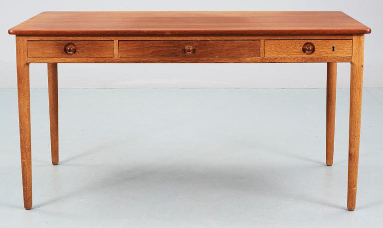 SKRIVBORD, Hans J Wegner. Anderas Tuck, Danmark, 1950-tal.