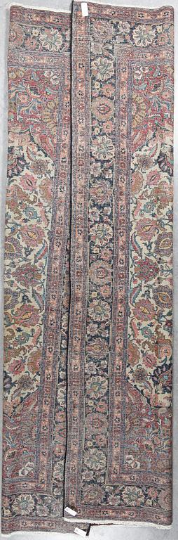 MATTA, semiantik, Täbris. Ca 388 x 295 cm.