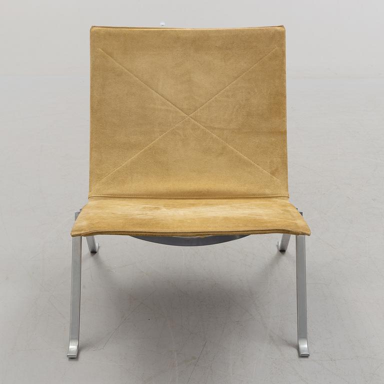 A pair of "PK22" chairs, designed by Poul Kjaerholm, E Kold Christensens.