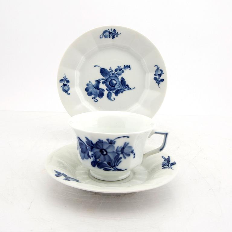 Servis 81 dlr "Blå Blomst" Royal Copenhagen porslin.