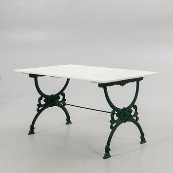 Garden group, 4 pieces, second half of the 20th century.