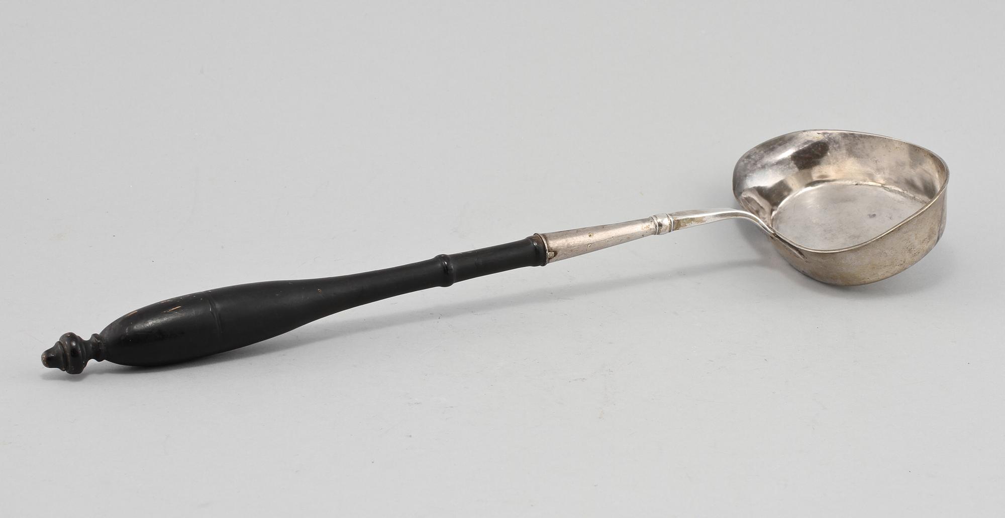 SOPPSLEV, silver, Johan Petter Hollman, Skänninge, 1942. Vikt 163 g.