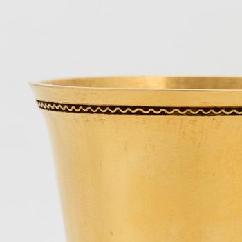 P GUNNAR TÄGT, a 23K gold vase, Stockholm, 1977.