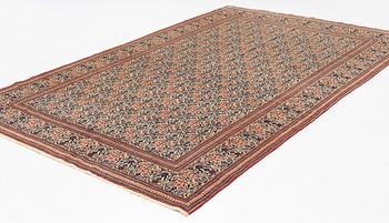 An antique /semi-antique Tabriz carpet, ca 311-315 x 206 cm.