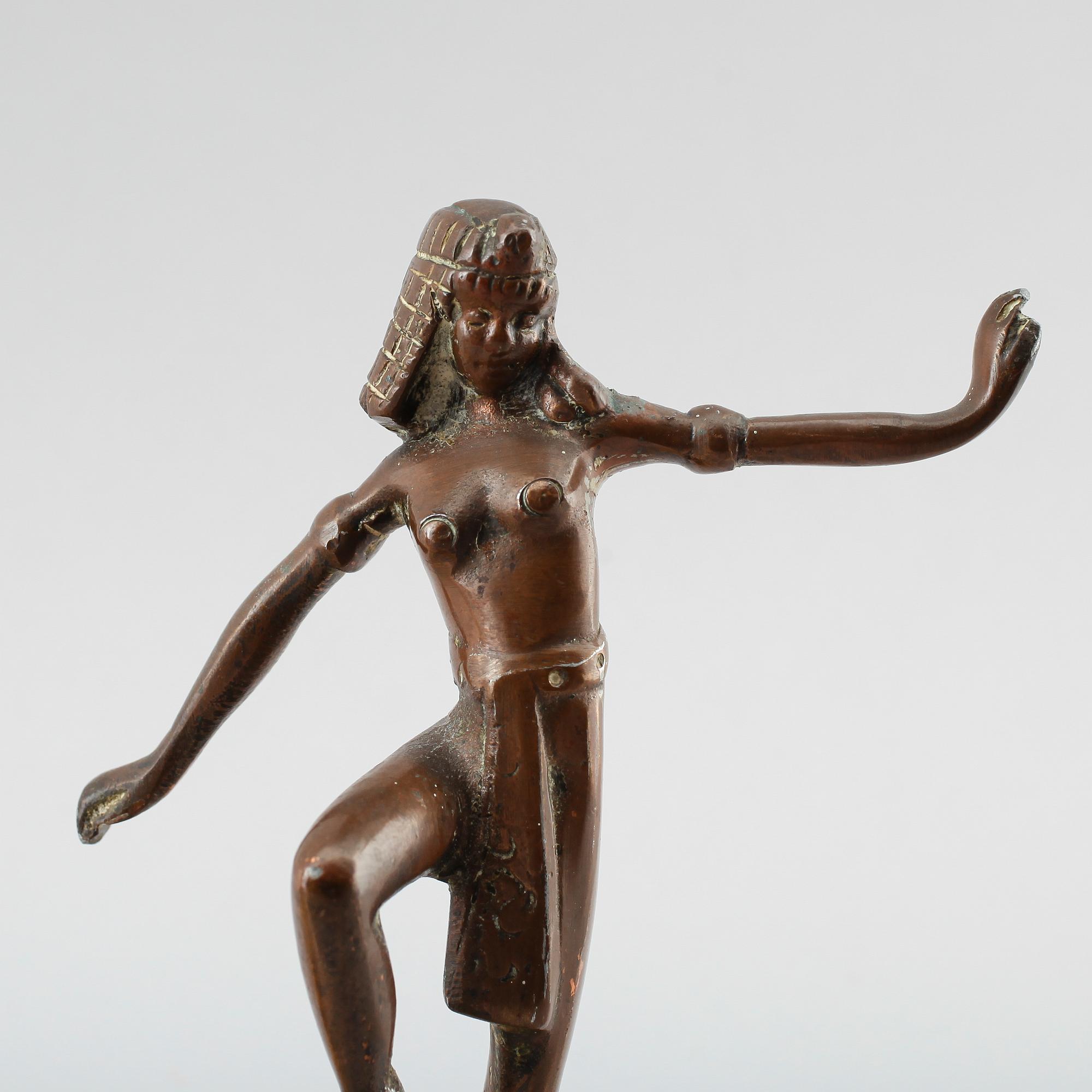 SKULPTURER, 2 st, bronserad metall, 1900-talets första hälft.