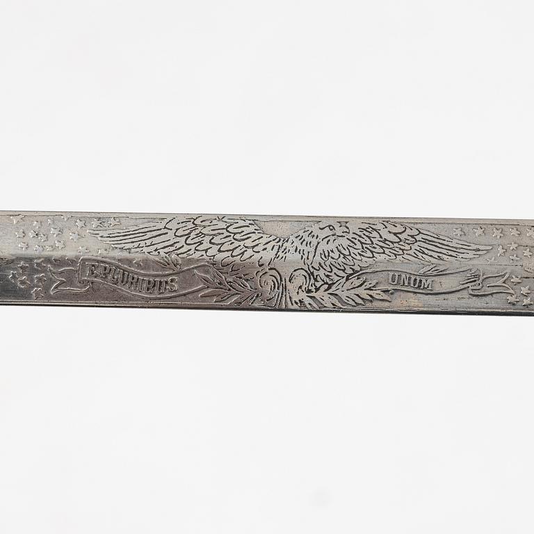 An American officer's sword, 18th/19th century.