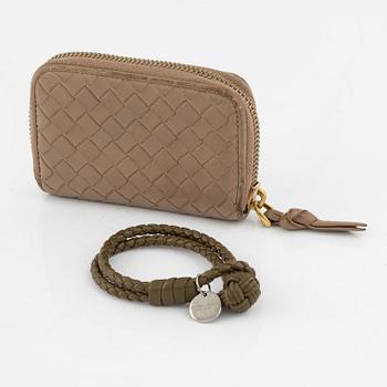 Bottega veneta, plånbok & armband.