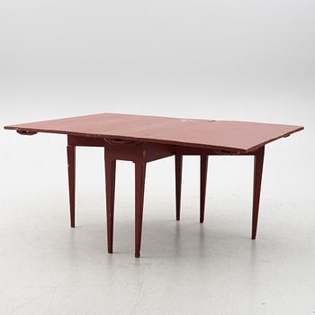 A drop-leaf table, 19th century.