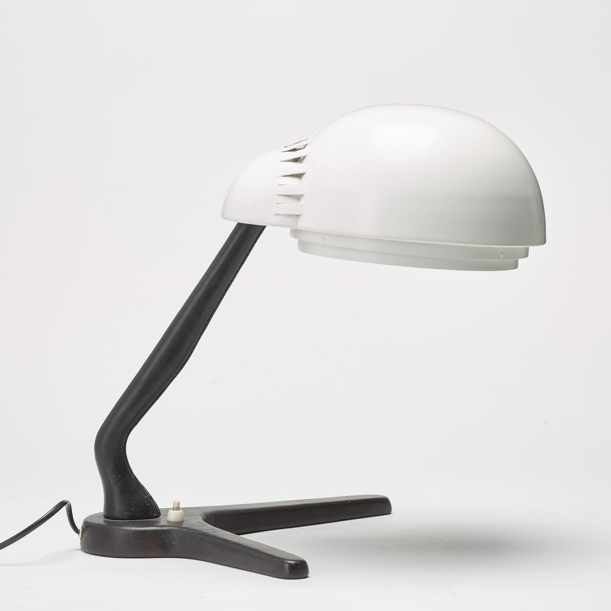 Alvar Aalto, bordslampa, Valaistustyö, Finland 1950-tal, modell A 704.