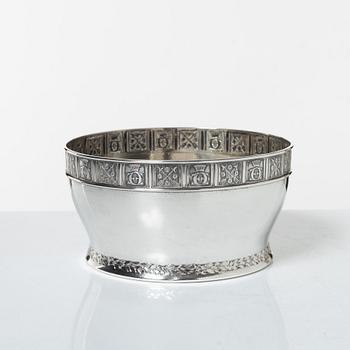 Prins Eugen, skål, silver, firma C.G. Hallberg, Stockholm 1905.