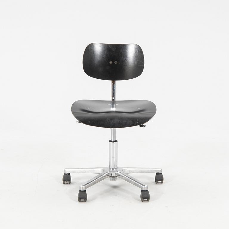 Egon Eiermann, office chair, "SBG197R", 21st century.