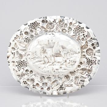 A German early 18th century silver dish, unidentified makers marks, probably Augsburg 1688-1689.