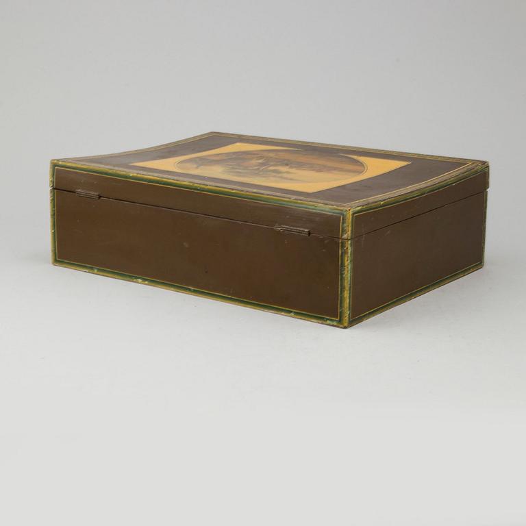 A 19TH CENTURY TRAVELLING BOX.