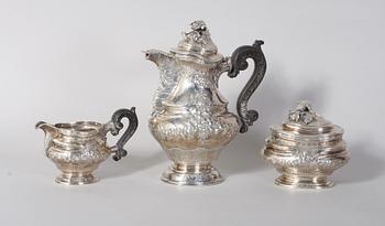 KAFFESERVIS, 3 delar. Sterlingsilver. Rokokostil.