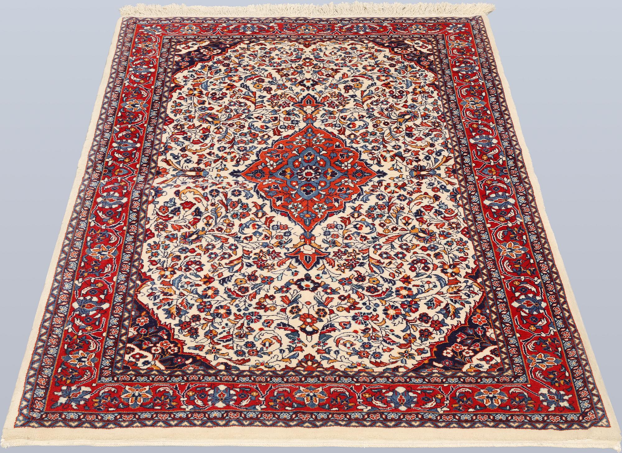 A Sarouk rug, approx. 152 x 105 cm.