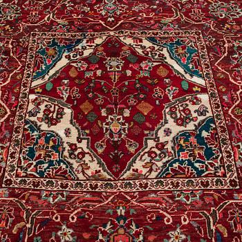 MATTO, probably a Qashqai, ca 206 x 166 cm.