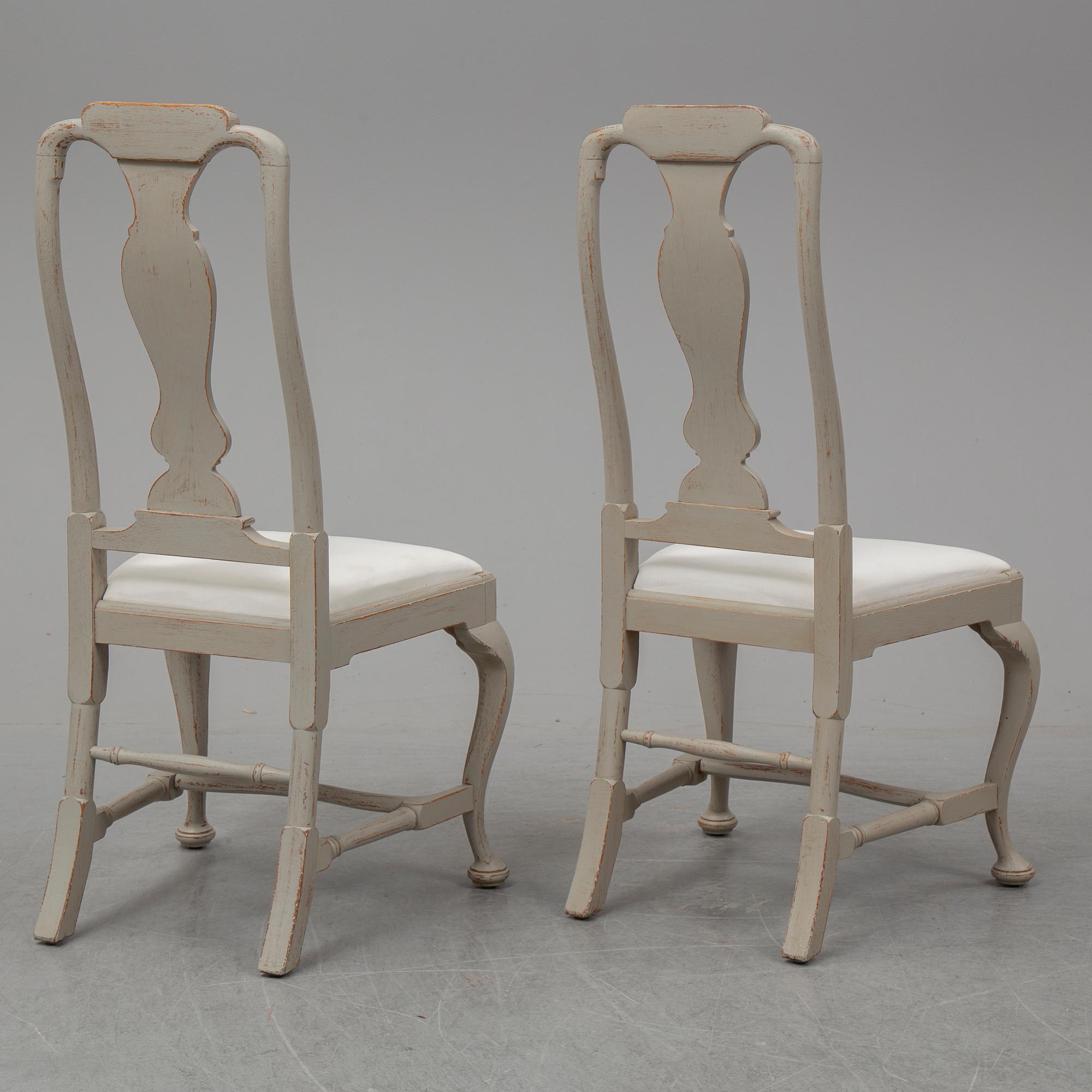 A set of 10 baroque-style chairs from around 1900.