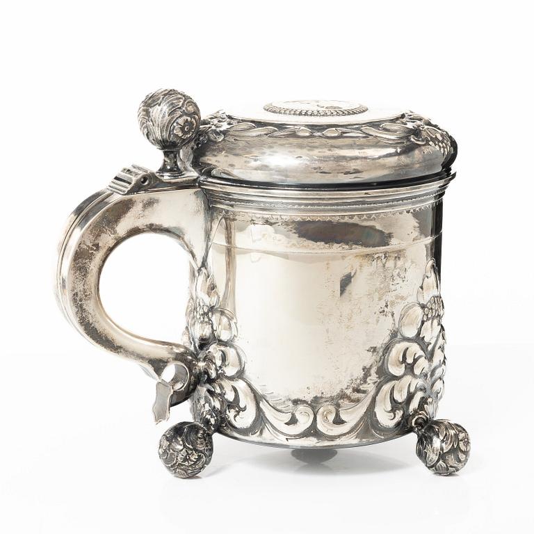 Dryckeskanna, silver, barockstil, CG Hallberg, Stockholm 1939.