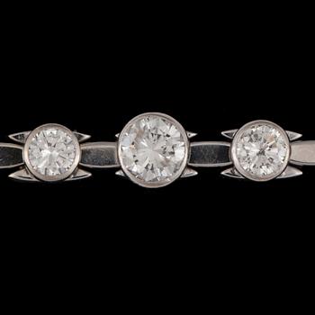 Diamantgradering, A brilliant-cut diamond, circa 3.10 cts in total, bracelet.