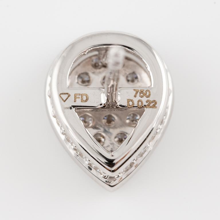 Drop-shaped earrings with brilliant-cut diamonds.
