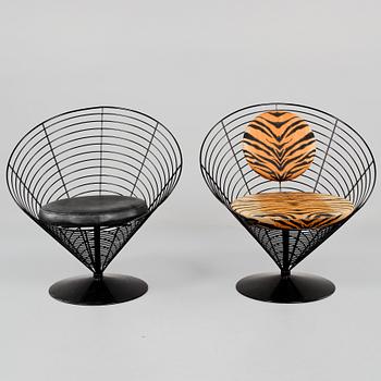STOLAR, 2 st, "Wire cone", Panton, 1900-talets fjärde kvartal.