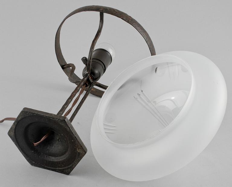 BORDSLAMPA, jugend, 1900-talets första hälft.