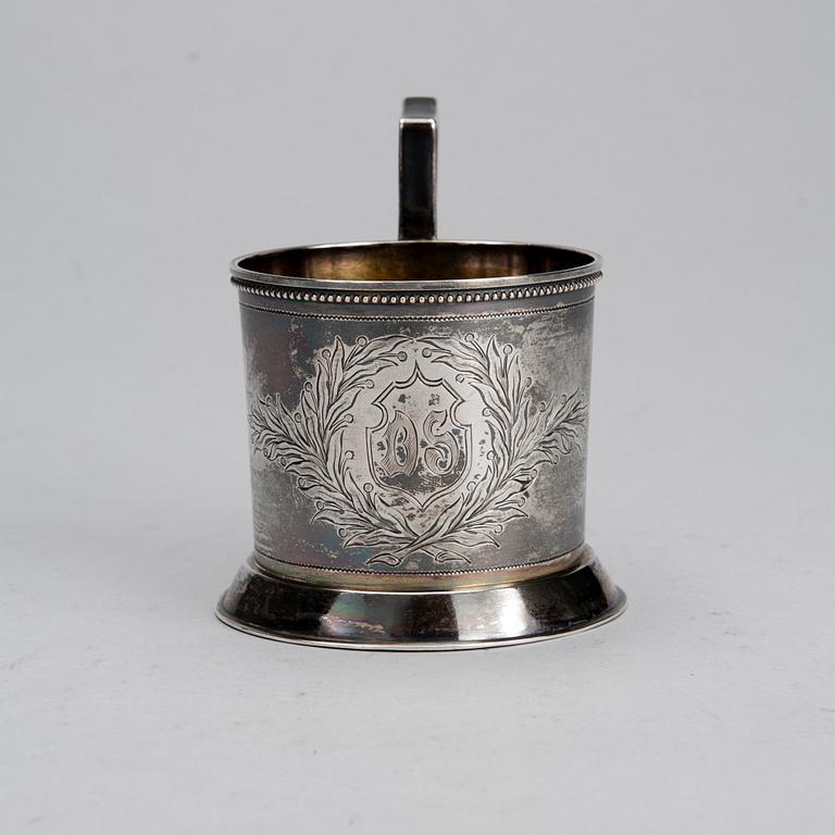 TEGLASHÅLLARE, silver, Ryssland 1886. Vikt 123,5 g.