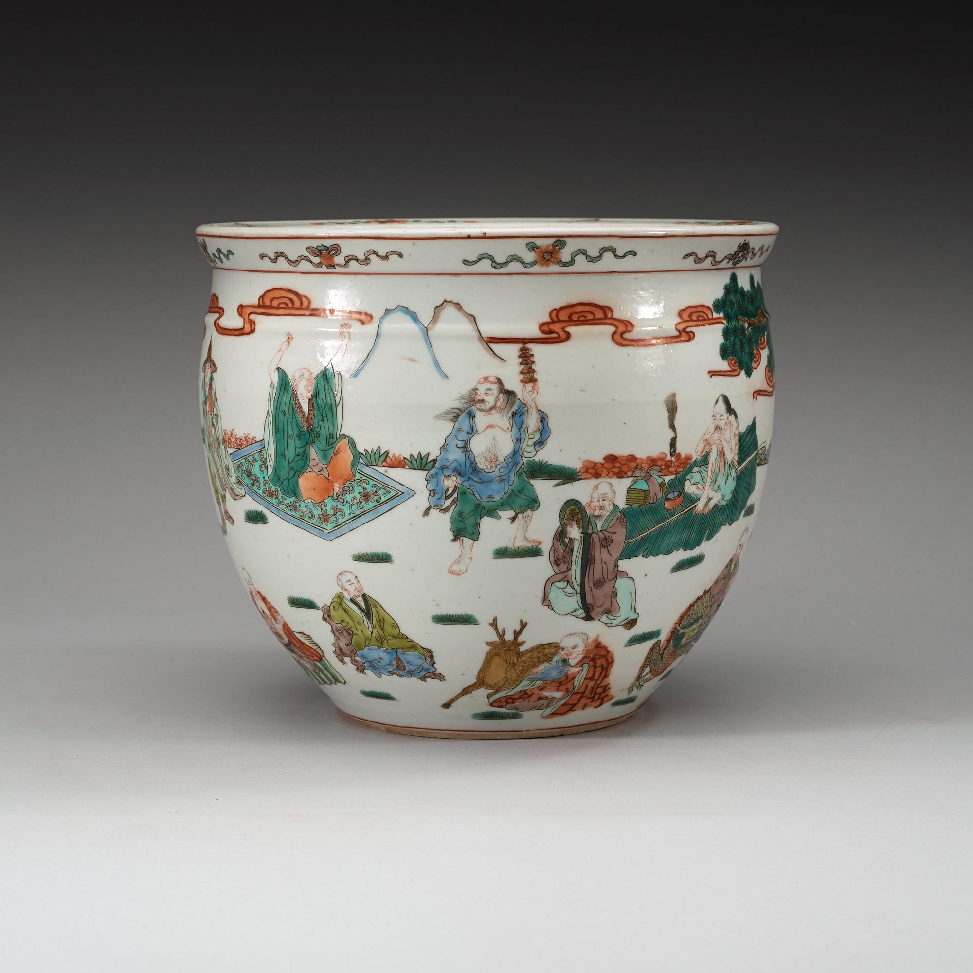 FISKBASSÄNG, porslin. Sen Qing dynasti (1644-1912).