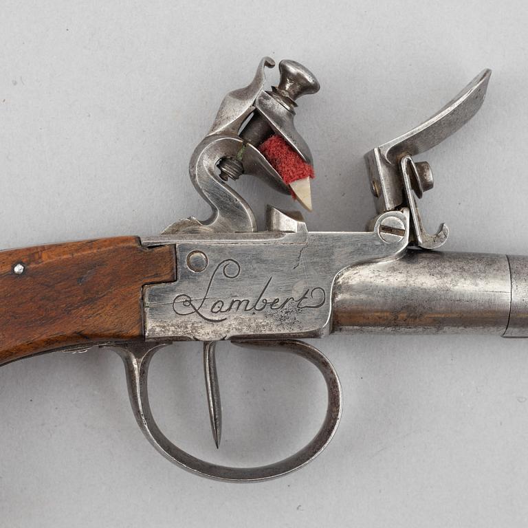 Flintlåspistoler, ett par, signerade Lambert Dit Biron, Liege omkring år 1800.