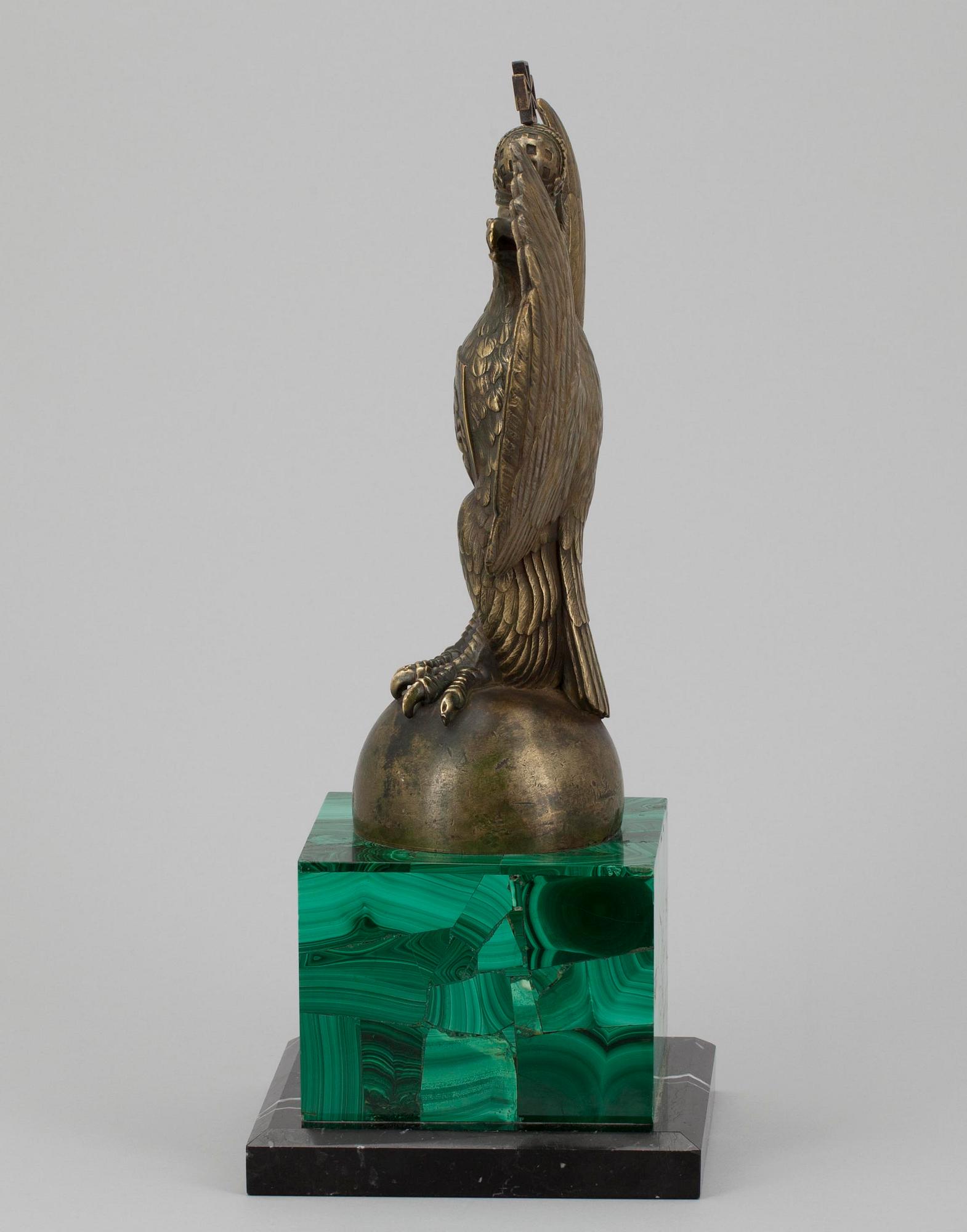 SKULPTUR, brons, malakit och marmor, Rysk dubbelörn, 1800-tal.