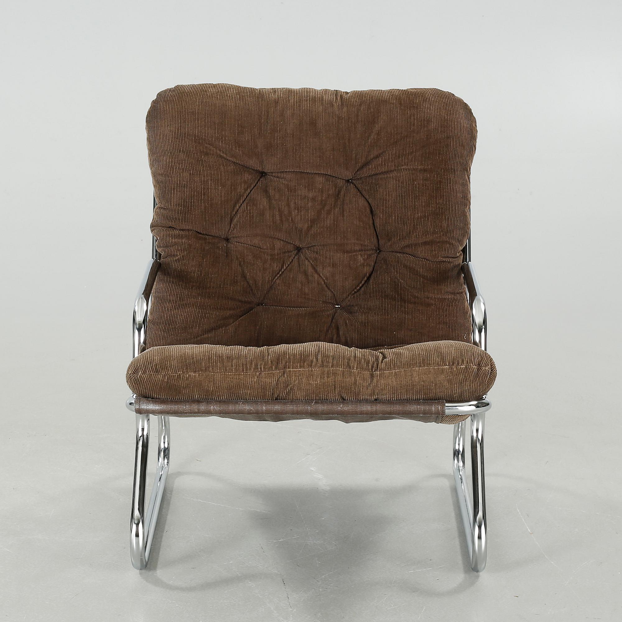 A 1970s armchair.